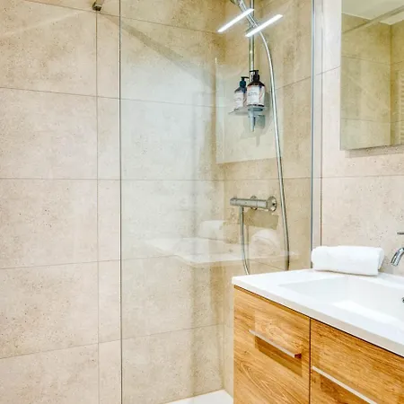 Cozy 5-person Near The In Oostende